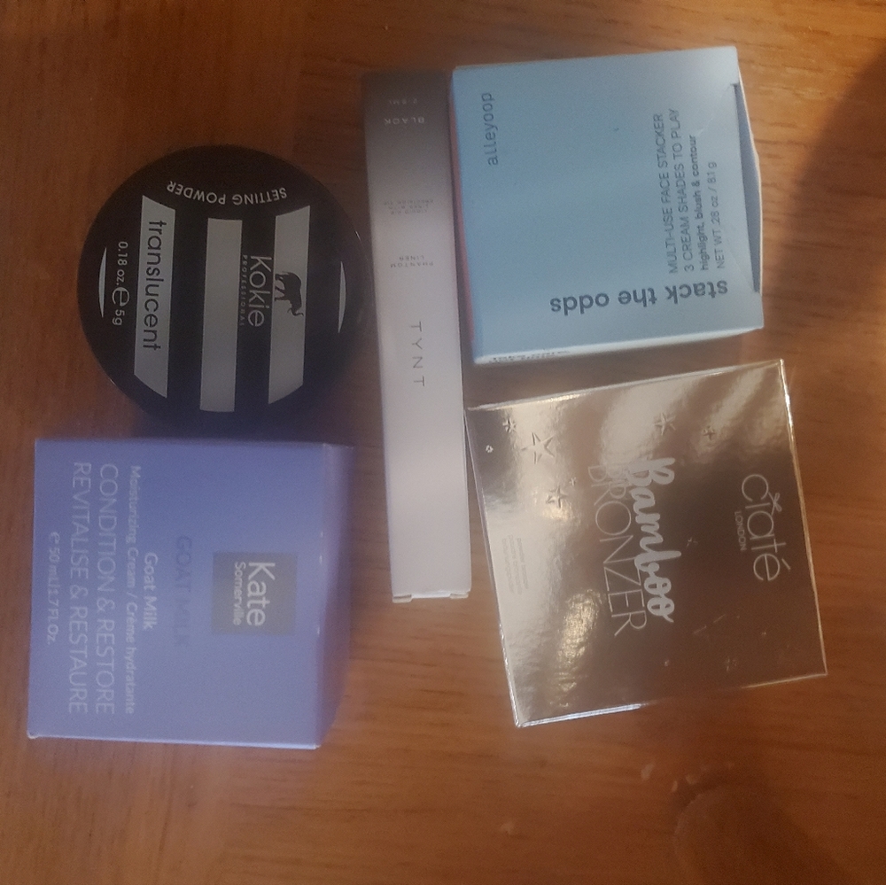 Makeup bundle